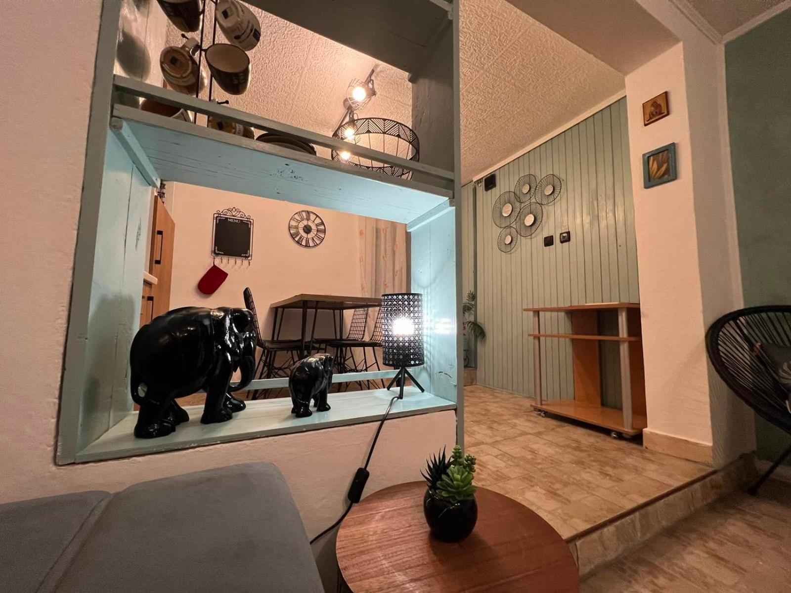 Old House Morinj Apartment Bilik gambar